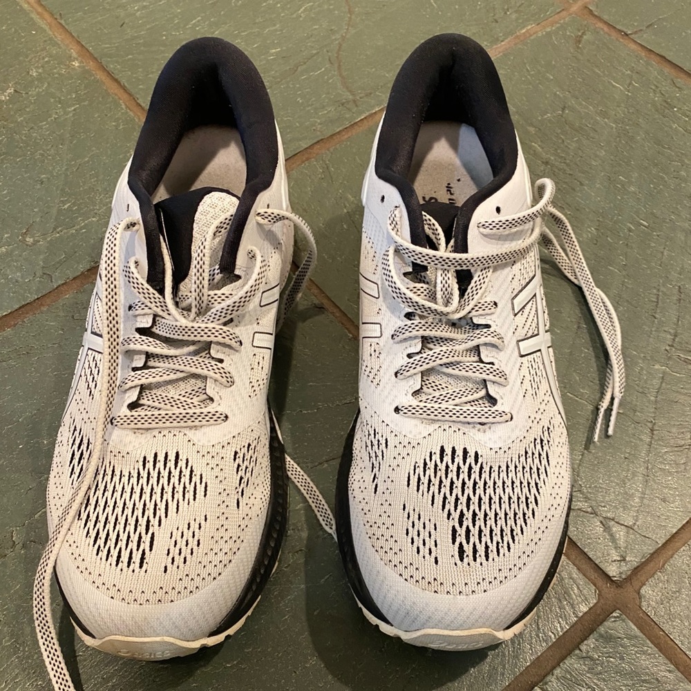 Women’s ASICS GEL-KAYANO